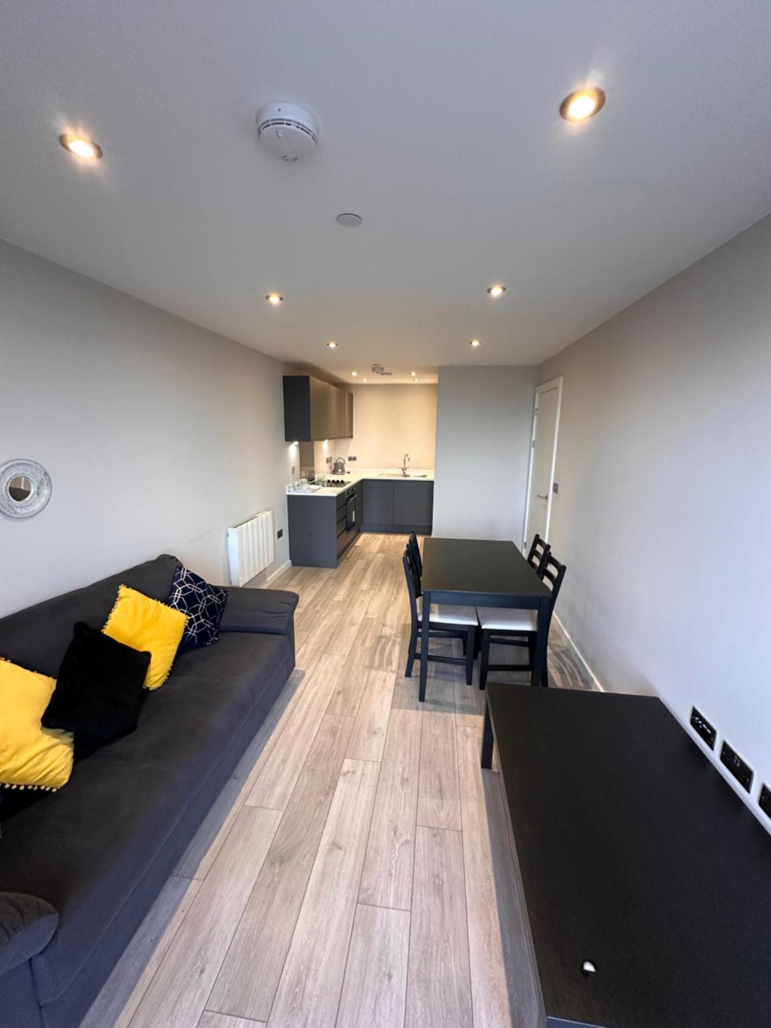 Park Central Liverpool Apartment Bagian luar foto