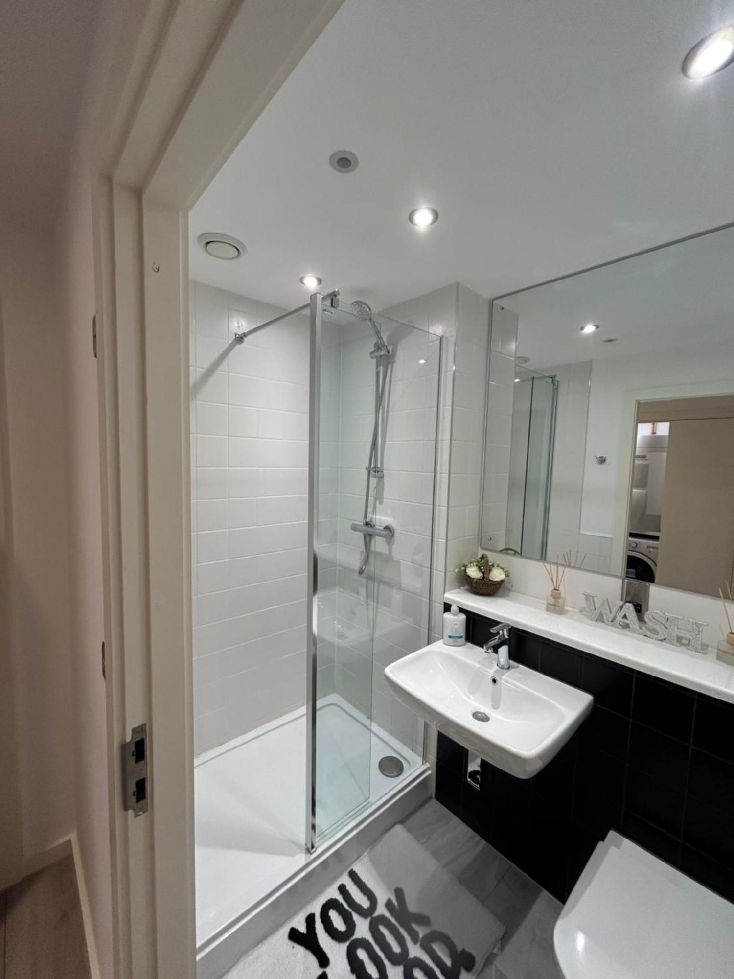 Park Central Liverpool Apartment Bagian luar foto