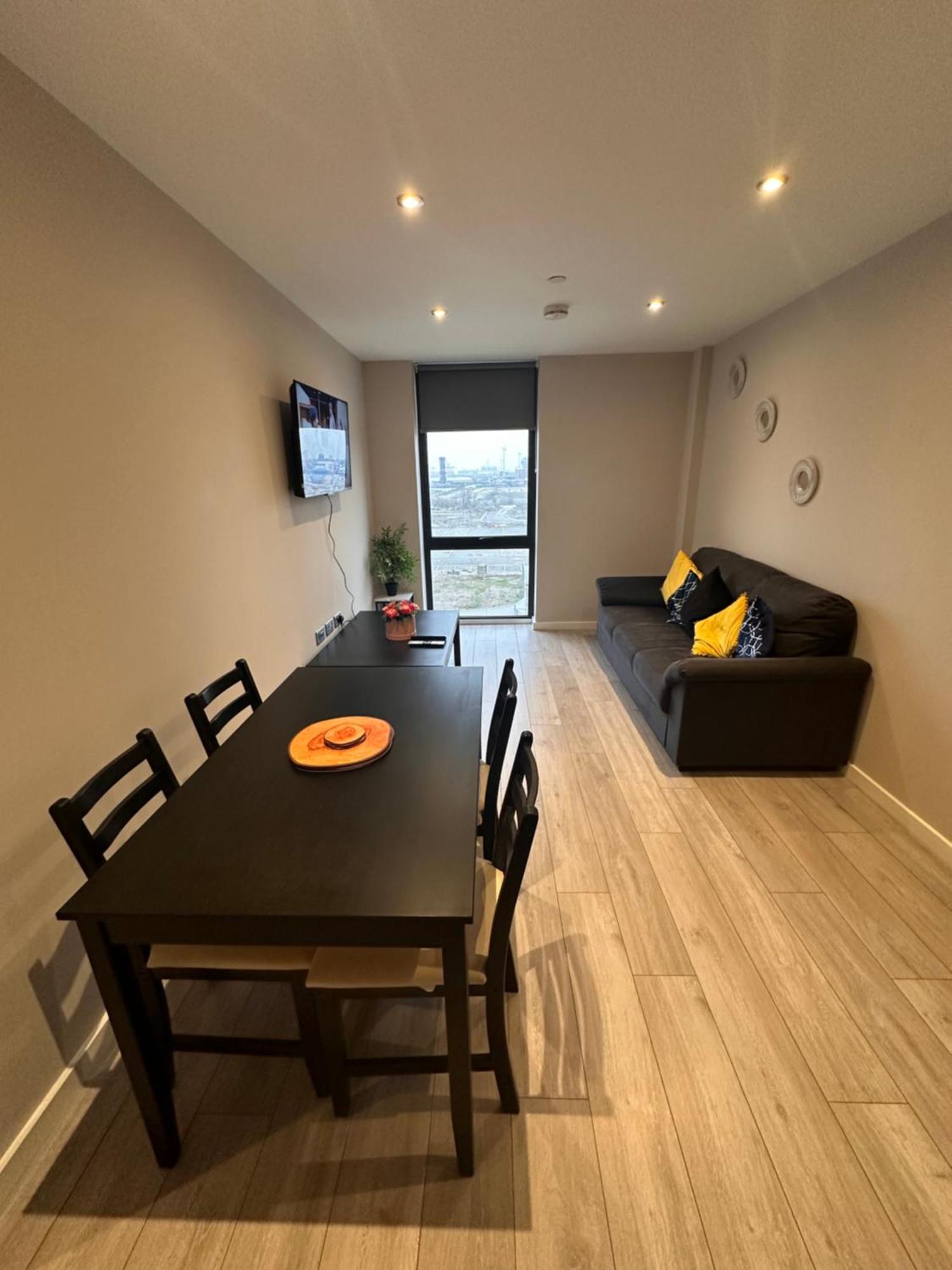 Park Central Liverpool Apartment Bagian luar foto